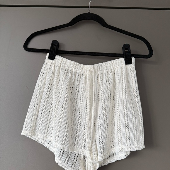 White Crochet Cover-Up Set | Long Sleeve Crop Top & Shorts Size XS - Picture 8 of 11